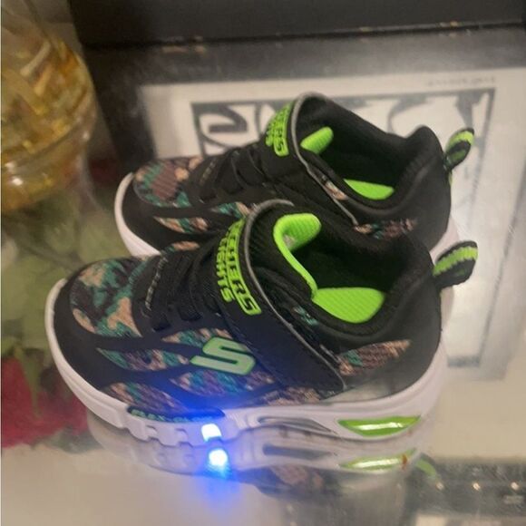 BOYS SKECHERS Sport Lighted Flex-Glow Sneakers - Picture 5 of 7